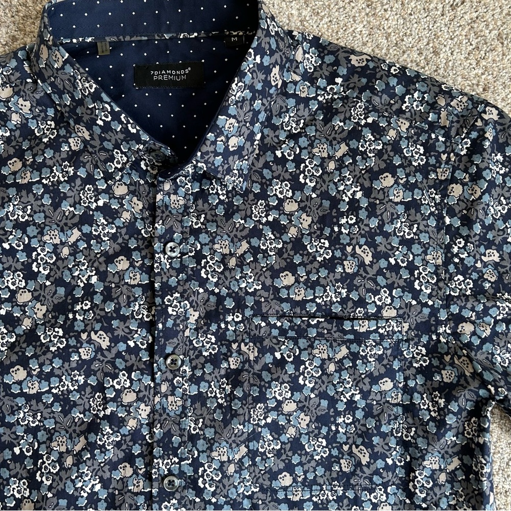 7 Diamonds  Men’s Medium short sleeve floral shirt